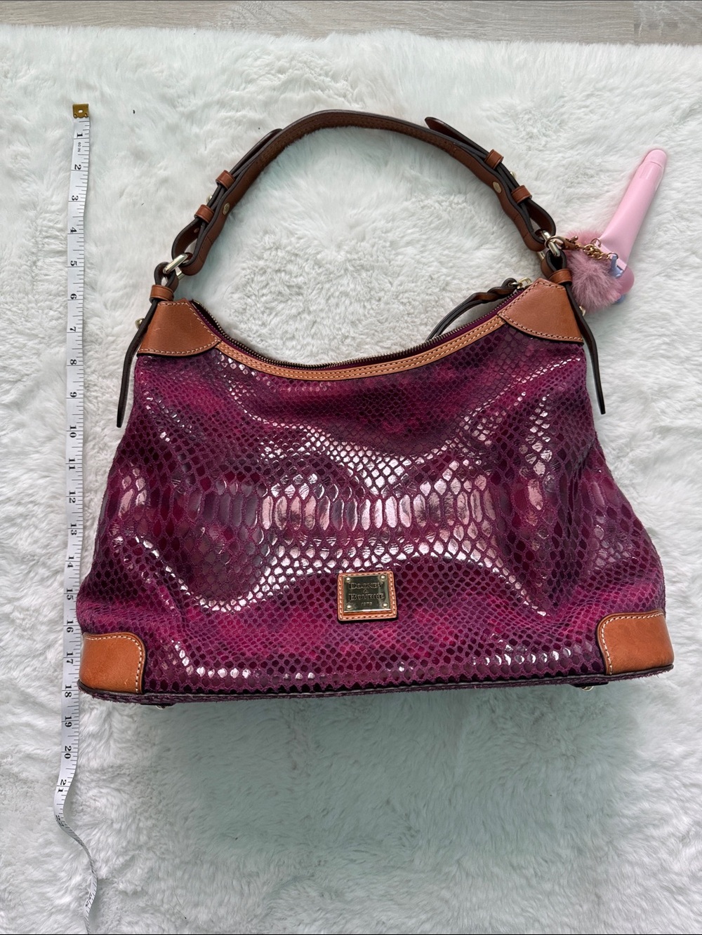 💜💯Authentic Dooney & Bourke Faux Snakeskin Embossed Hobo Bag💜 - Picture 13 of 16